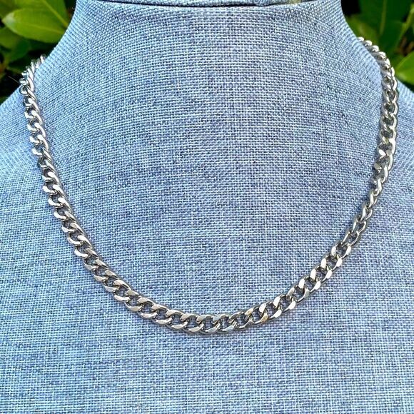 Two Urban Outfitters OU Layering Mixed Media Gold/Silver Chain/Key Necklaces NWT - Picture 4 of 10